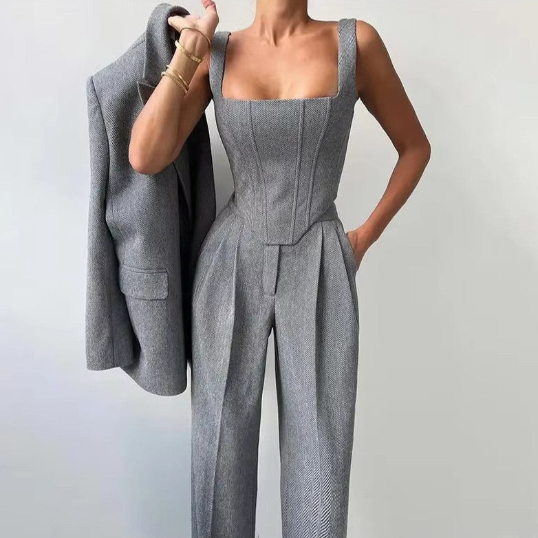 L’Allure Sculptée Set by Amelie Fleur