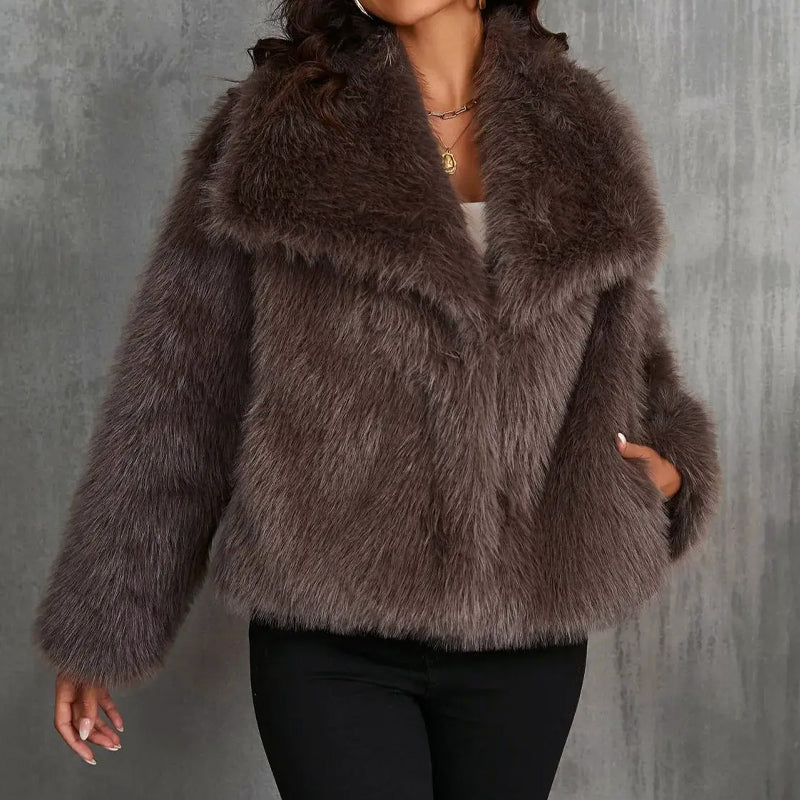 Women’s Cropped Faux Fur Coat with Wide Collar