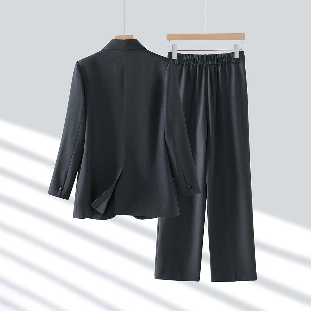 Elegant Women’s Blazer and Pants Suit