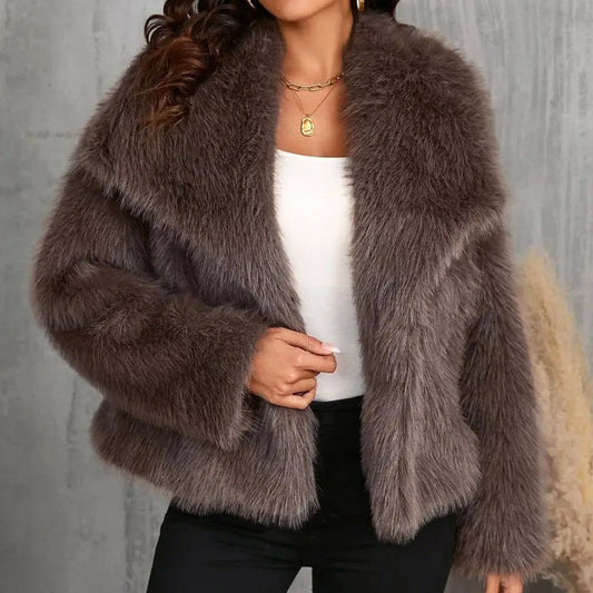 Women’s Cropped Faux Fur Coat with Wide Collar
