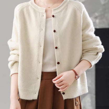 Women’s Minimalist Buttoned Cardigan with Round Neckline