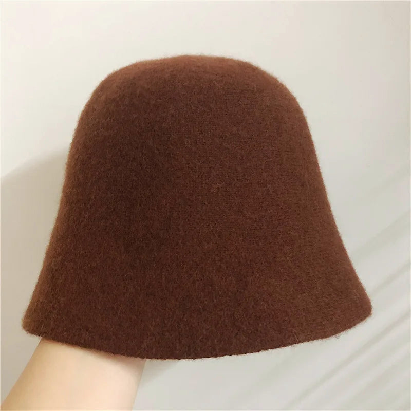 Women's Minimalist Knit Bucket Hat with Smooth Shape