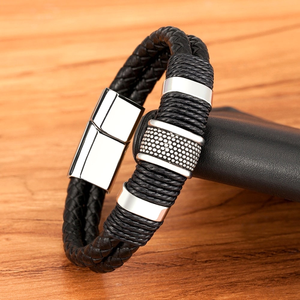 Conquerer Leather Bracelet